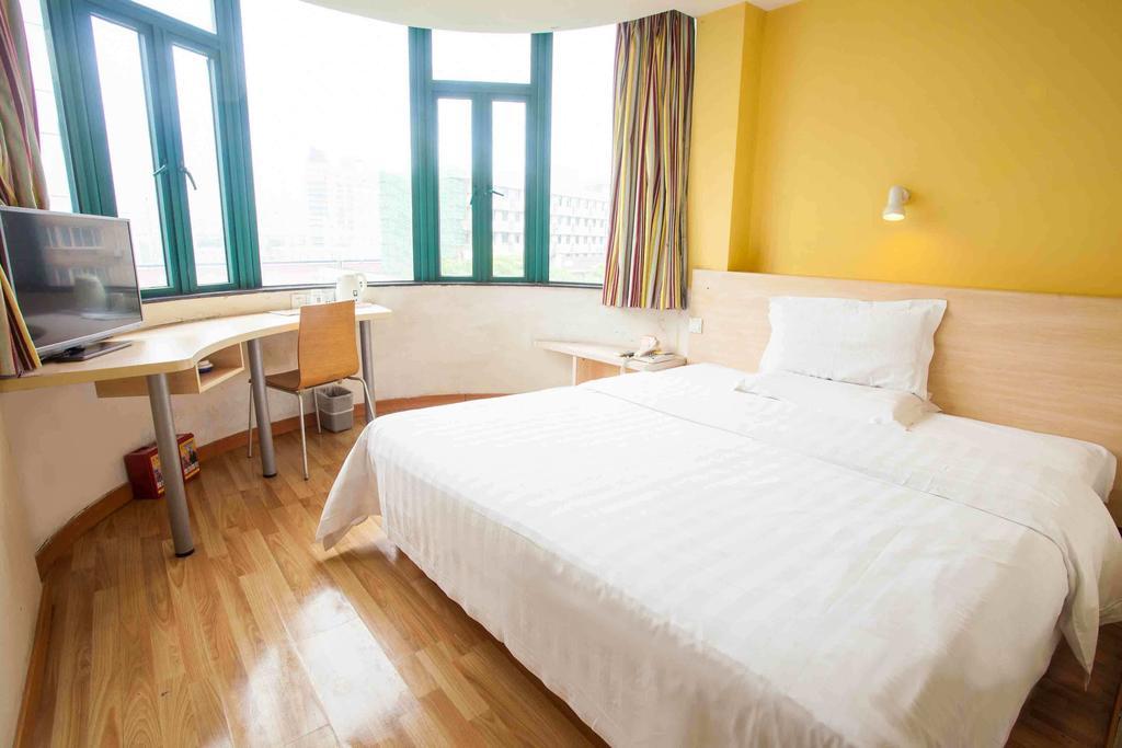 ホテル 7Days Premium Chongqing Hongqihegou 部屋 写真